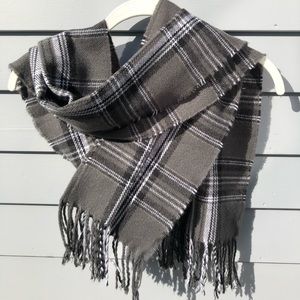 Old Navy grey plaid winter scarf
